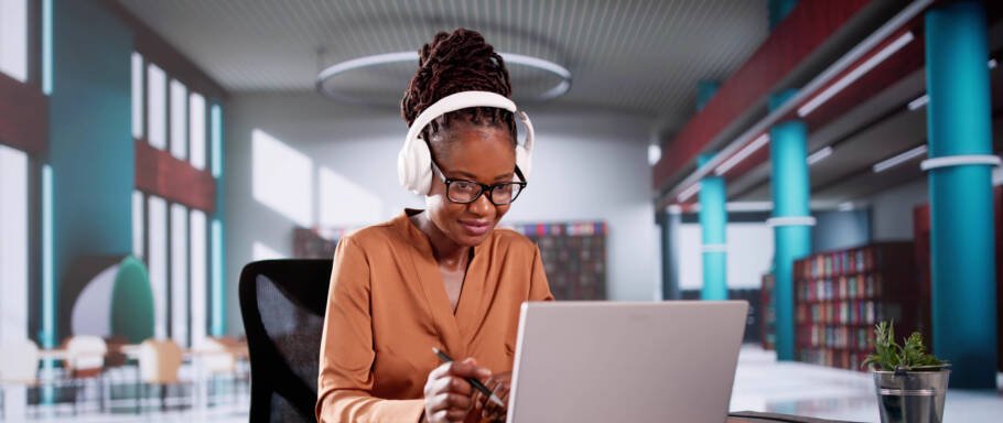 Curso online gratuito oferece formação para educadores da EJA na Bahia