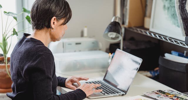 Universidade Estadual de Londrina abre inscrições para mediador pedagógico em curso EAD
