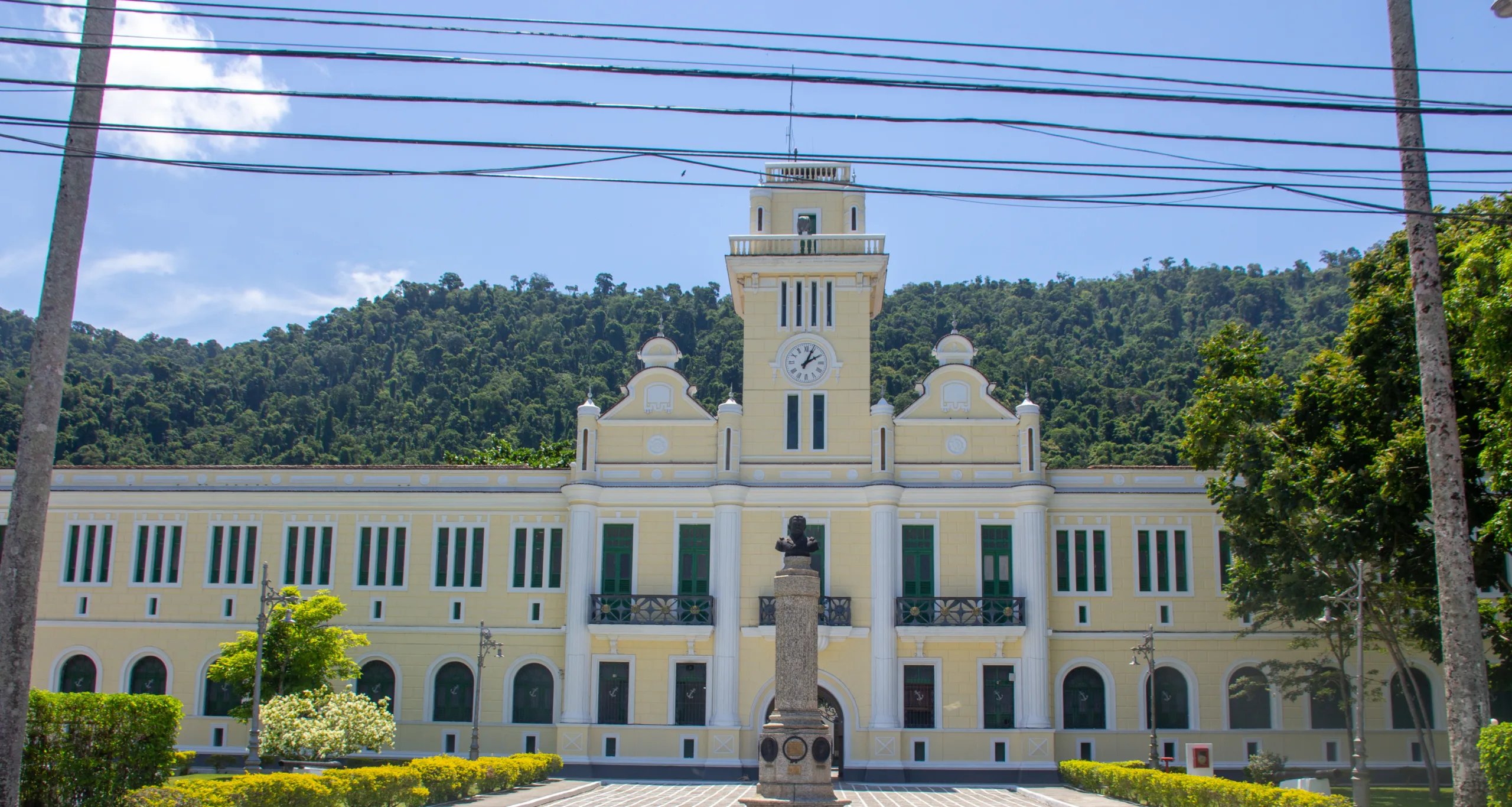 Concurso Colégio Naval 2026 oferece 156 vagas para ensino médio em regime de internato