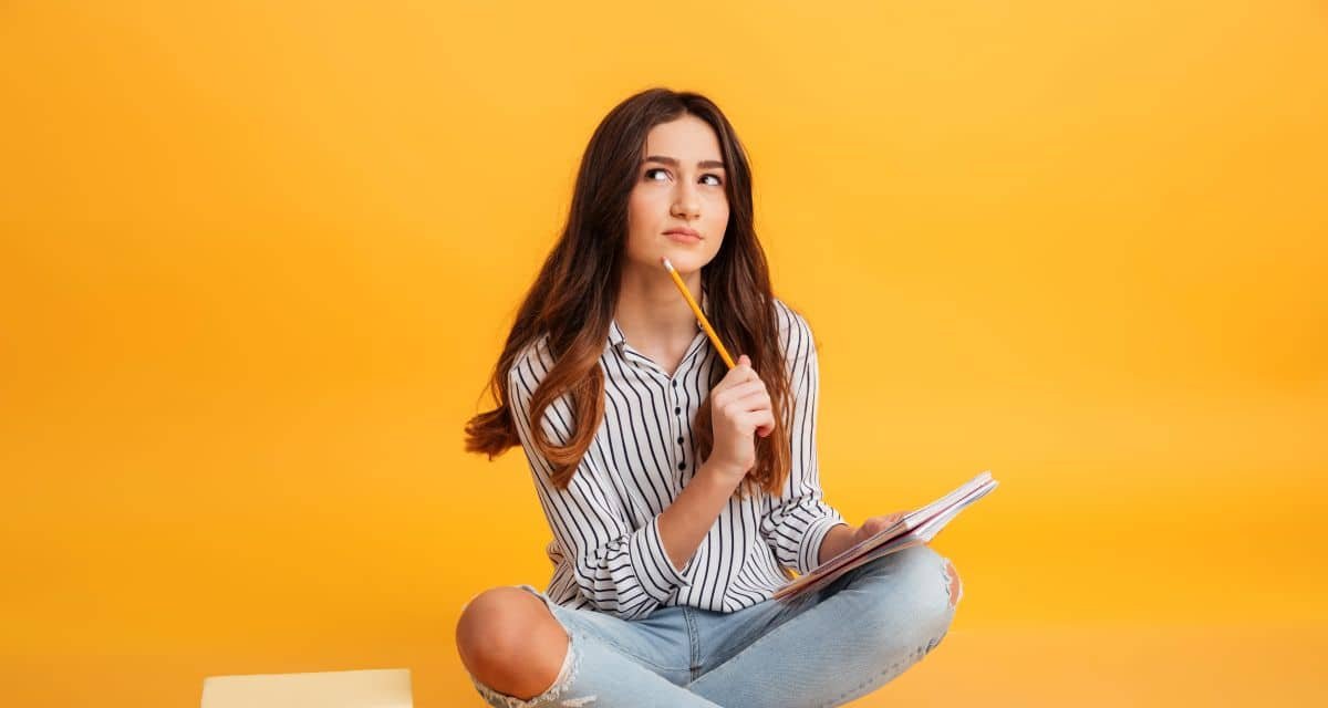 Concurso com salário de até R$ 9,9 mil e auxílio de R$ 625,56 encerra inscrições hoje