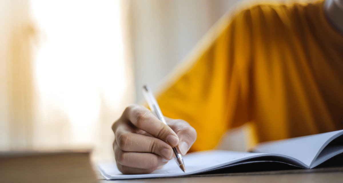 Concurso público oferece 406 vagas com salários de até R$ 13,9 mil em diversos cargos