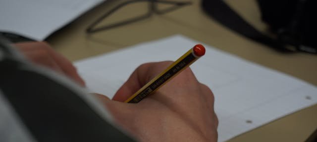 Último dia para se inscrever em vagas para trabalhar no concurso público da UFLA